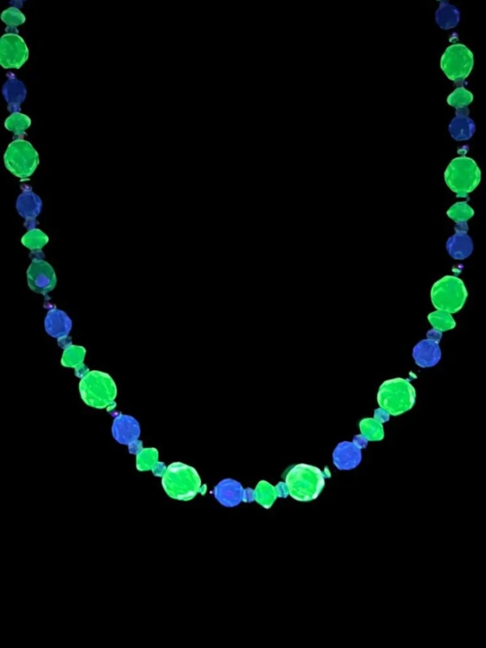 Handmade Uranium Glass Vaseline Glass Beaded Necklace With Reclaimed Beads UV - Picture 3 of 6